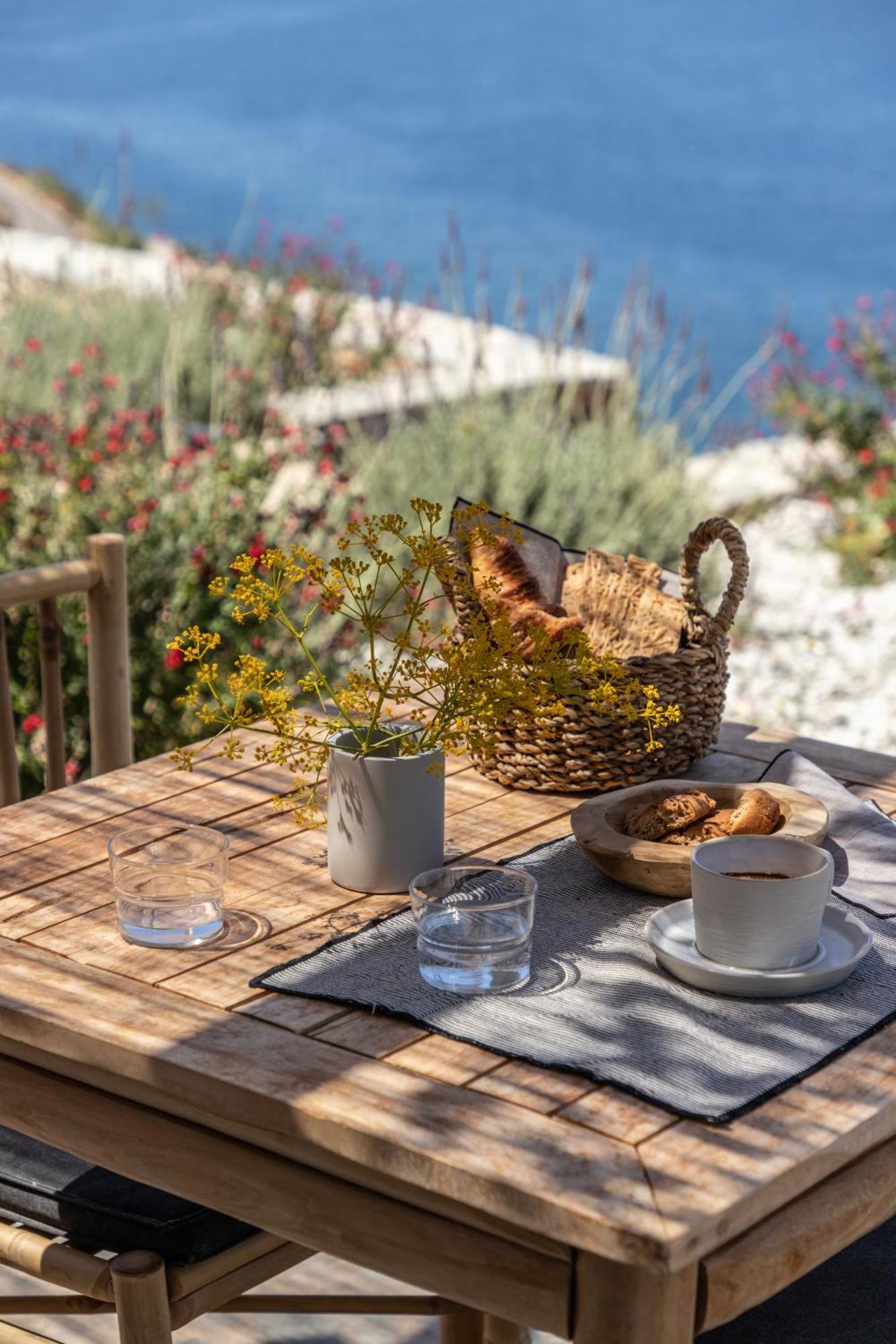 Stimata Hotel Kythnos Bagian luar foto